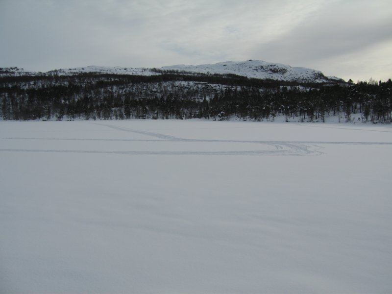 skisporpfurevatnet.jpg
